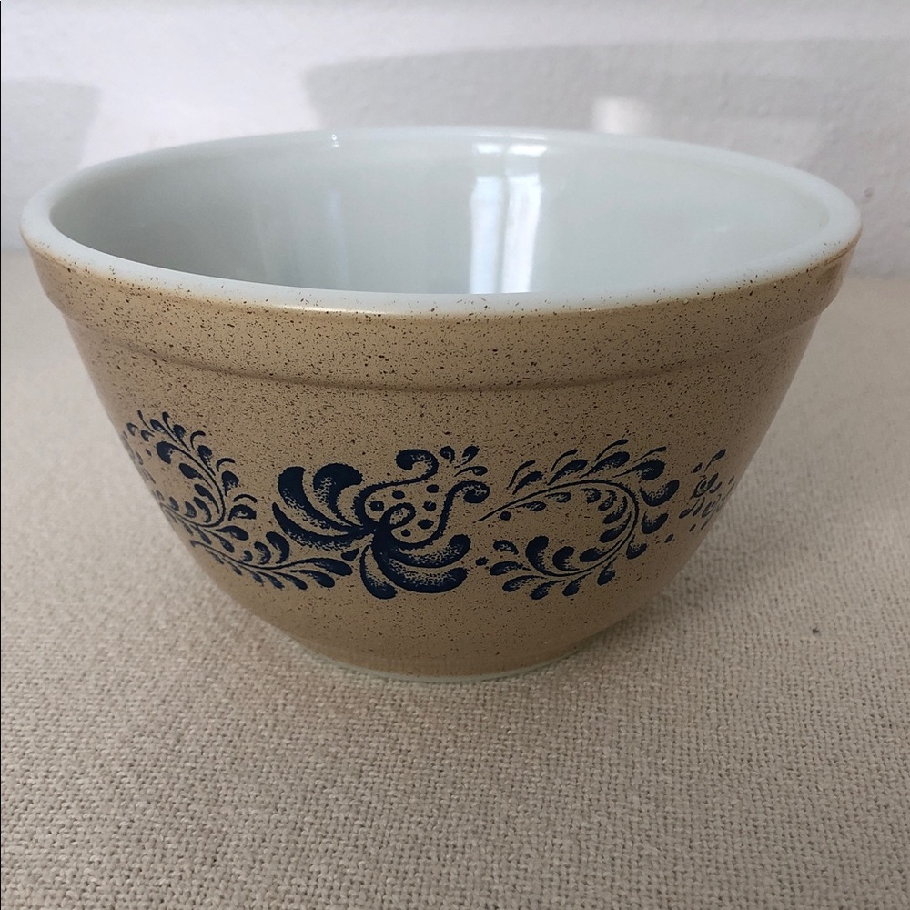 Vintage Pyrex Homestead Small mixing bowl